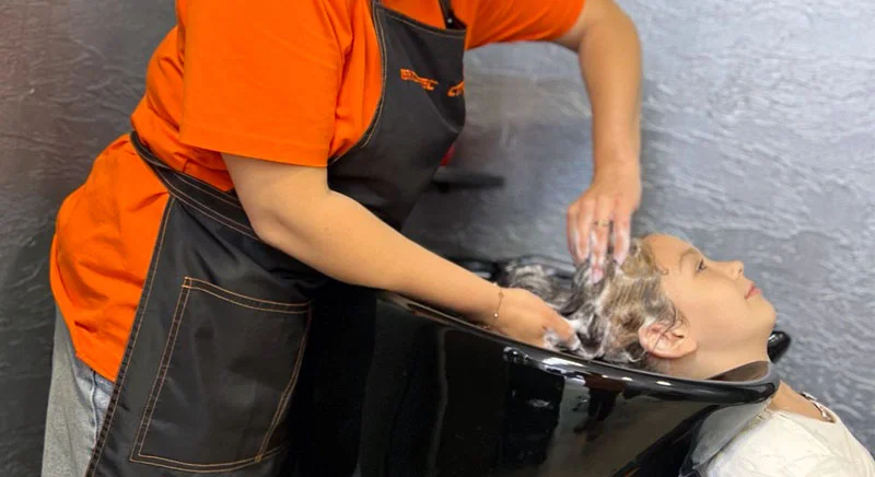 Крок 1: Візит до перукарні